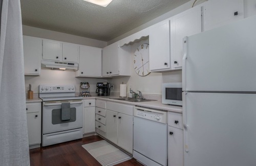 Crestline Heights Apartment | 5 Star Luxury Living in Homewood Minutes from Samford!