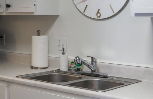 Crestline Heights Apartment | 5 Star Luxury Living in Homewood Minutes from Samford!