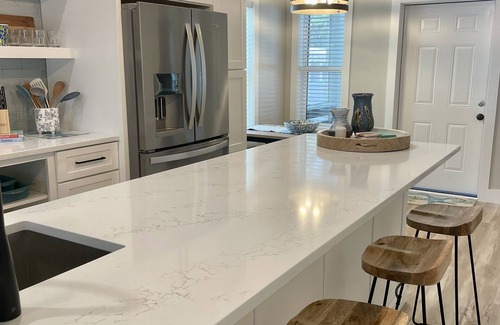 Seagrove Beach Cottage | 5 Star New cottage in Old Seagrove. Small heated pool. Close to beach!