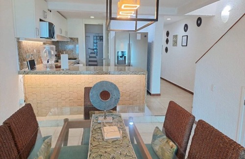 Zona Hotelera Villa | 5 Star Private Beach front Beautiful Villa only steps from the Ocean