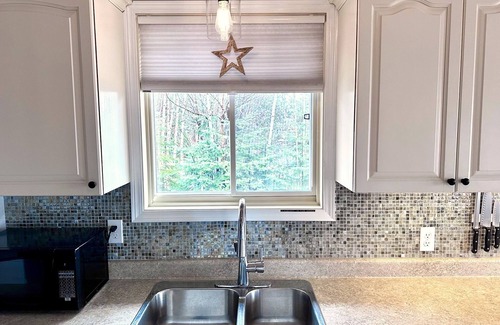 Neebing Cottage | 5 STARS! COTTAGE ON LAKE SUPERIOR Close to Grand Marais, MN & Thunder Bay, ON