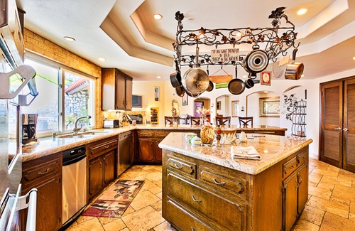 San Clemente House | 50% OFF CA RESIDENTS & WEDDING GROUPS ~ Cancellation Special Sept to end of 2025