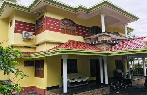 Thalassery House | 500 m² House ∙ 4 bedrooms ∙ 2 guests