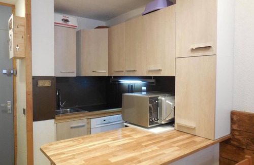 Bellentre Apartment | 50m from resort center, 2nd floor, balcony, tv, ski locker, 26m², Montchavin La Plagne