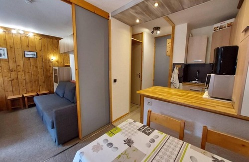 Bellentre Apartment | 50m from resort center, 2nd floor, balcony, tv, ski locker, 26m², Montchavin La Plagne