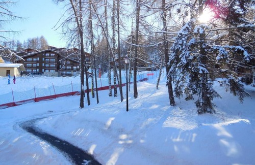 Bellentre Apartment | 50m from resort center, 2nd floor, balcony, tv, ski locker, 26m², Montchavin La Plagne