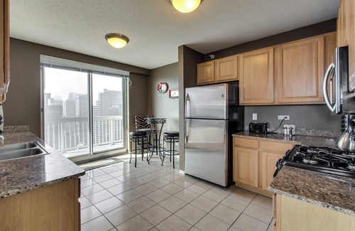 Downtown Chicago Apartment | 53/54 Mag Mile Penthouse VIEWS, Fireplace, Pool