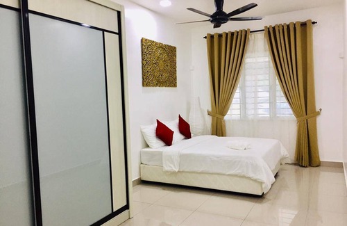 Kampung Tanduk House | 548 m² House ∙ 3 bedrooms ∙ 15 guests