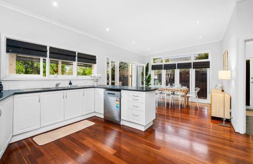 East Victoria Park House | 59 Balmoral - Classic Australian Charm