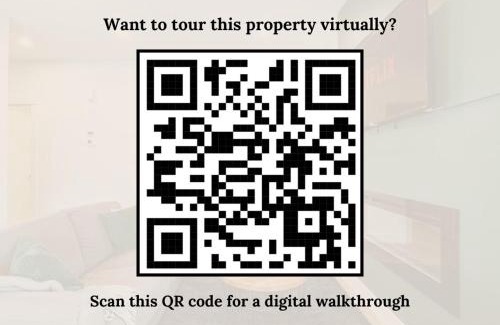 West Edmonton Apartment | 5BR-Luxury Retreat-Hot Tub-King Bed-Rogers Place-DT