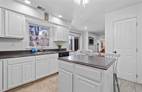 North Laurel House | 5BR Retreat Nature & Access Laurel MD