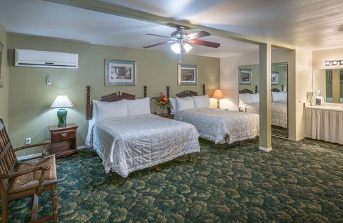 Mariposa Hotel | 5th Street Inn