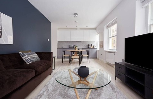 Holborn and Covent Garden Apartment | 5VH Virginia House Cool Interiors in Bloomsbury 2 Double Beds sleeps 4