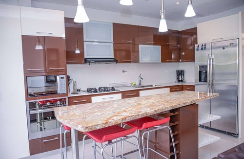 Zona Rosa Apartment | 6 Bedroom Combo Both Penthouses Lleras Both Roof Decks