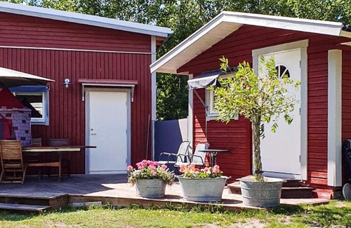 Monsteras House | 6 person holiday home in MÖNSTERÅS