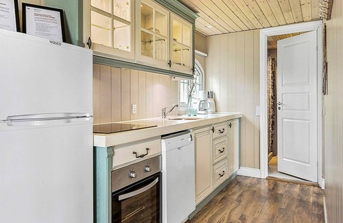 Hasmark Strand House | 6 Person Holiday Park Home in Otterup