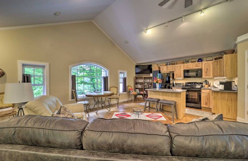 West Jefferson Apartment | 60 m² Apartment ∙ 2 guests