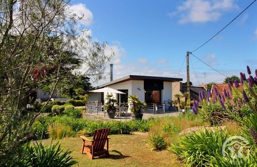 Tregastel House | 60 m² Gîte ∙ 2 bedrooms ∙ 4 guests