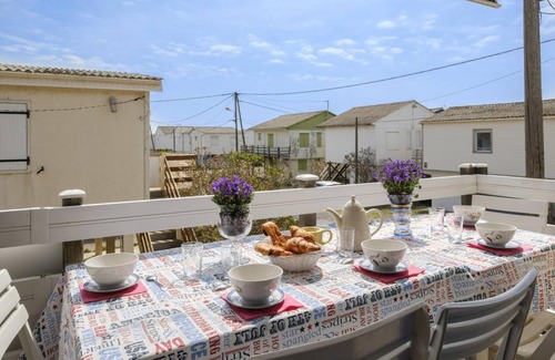 Gruissan Plage House | 60 m² Gîte ∙ 3 bedrooms ∙ 4 guests