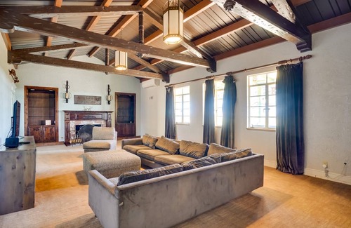 Odessa House | 603 m² House ∙ 5 bedrooms ∙ 16 guests