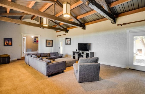Odessa House | 603 m² House ∙ 5 bedrooms ∙ 16 guests