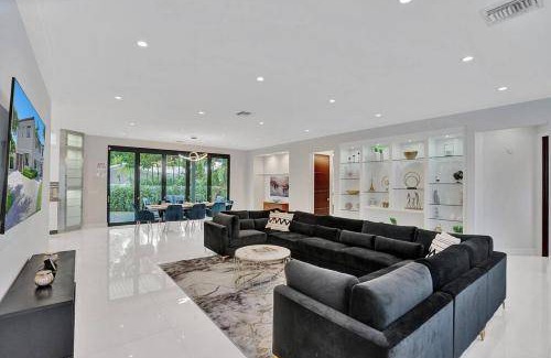 Lauderdale-by-the-Sea House | 613 m² House ∙ 8 bedrooms ∙ 16 guests