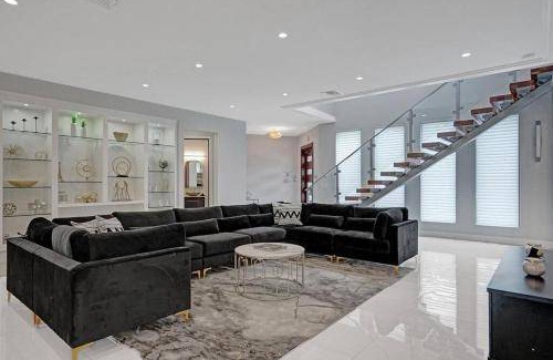 Lauderdale-by-the-Sea House | 613 m² House ∙ 8 bedrooms ∙ 16 guests