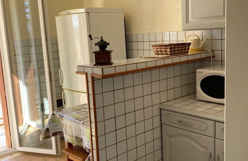 Sarrians Apartment | 61m² apartment, 3-star rating, air-conditioned, in the countryside, large plot, quiet location