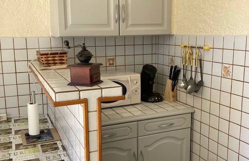 Sarrians Apartment | 61m² apartment, 3-star rating, air-conditioned, in the countryside, large plot, quiet location