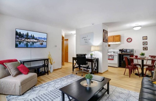 Wauwatosa Apartment | 64 m² Apartment ∙ 1 bedroom ∙ 4 guests