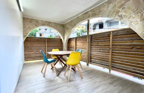 Case-Pilote Apartment | 65 m² Apartment ∙ 1 bedroom ∙ 3 guests