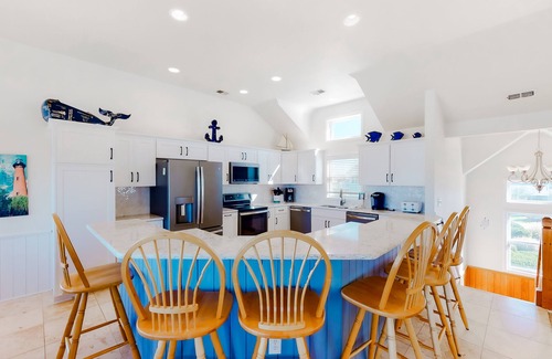 Ocean Hill House | 6BR Oceanside | Pool | Hot Tub | Balcony | Tennis