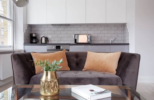 Holborn and Covent Garden Apartment | 6VH Virginia House Large Bloomsbury Studio Beautiful Interiors sleeps 2