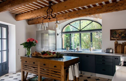 Mouries House | 7 Bed 18th C. Mas Perfect Location in Les Alpilles with AC