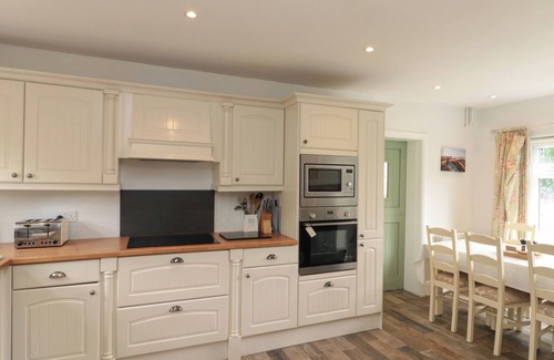 Danby Cottage | 7 DALE END, pet friendly, character holiday cottage in Danby