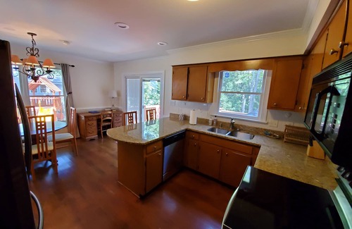 Northeast Raleigh House | 7 Minutes from Downtown Raleigh, Great for Kids.