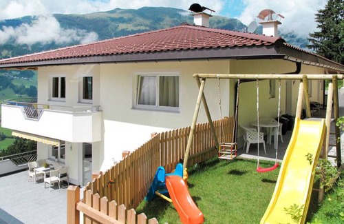 Hainzenberg Apartment | 70 m² Apartment ∙ 2 bedrooms ∙ 6 guests