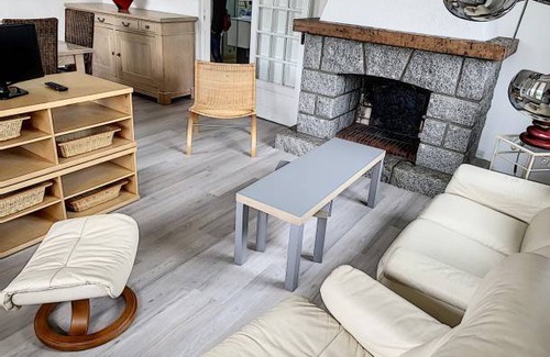 Carolles House | 70 m² House ∙ 2 bedrooms ∙ 4 guests