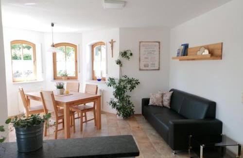 Esseratsweiler Apartment | 70m²- Ferienwohnung mit Terrasse