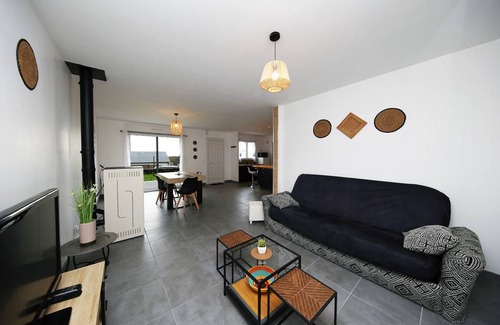 La Lucerne-dʼOutremer House | 75 m² House ∙ 2 bedrooms ∙ 6 guests