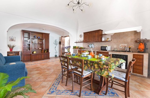 Montepertuso House | 75 m² House ∙ 2 bedrooms ∙ 5 guests