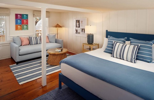 Nantucket Town Hotel | 76 Main Ink Press Hotel