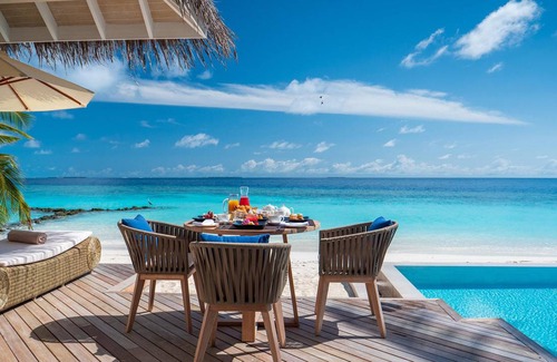Maagau Island Resort | 770 m² Resort ∙ 2 bedrooms ∙ 127 guests