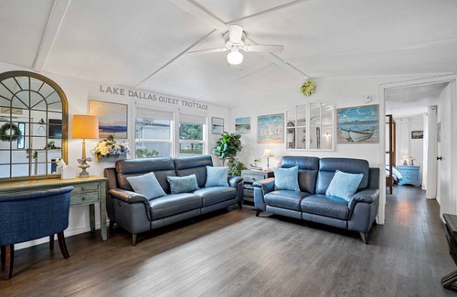 Lake Dallas House | 78 m² House ∙ 2 bedrooms ∙ 4 guests