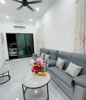 Muar House | 79 Village