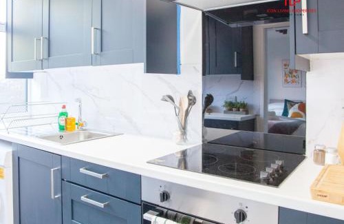 St Helens House | 7Beds Contractor & Family Haven St Helens
