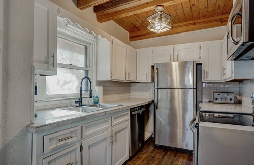 McCalla Cabin | 8 Bed Cabin, between Tuscaloosa and Bham, Close to Golf Courses