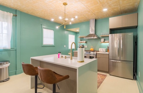 Seabreeze Historic District House | 8 beds! Steps 2 Ocean Center/Cowboy Pool/Beach