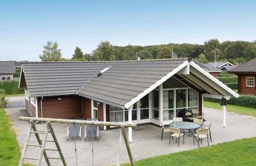 Pøt Strandby House | 8 person holiday home in Juelsminde-By Traum