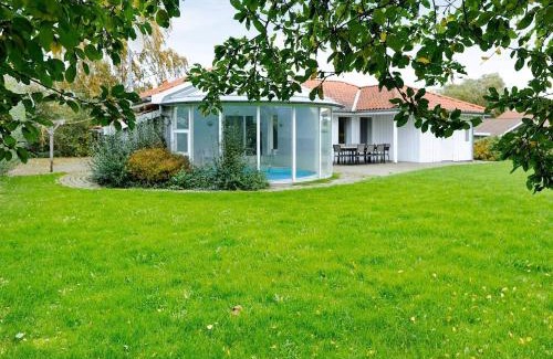 Pøt Strandby House | 8 person holiday home in Juelsminde-By Traum
